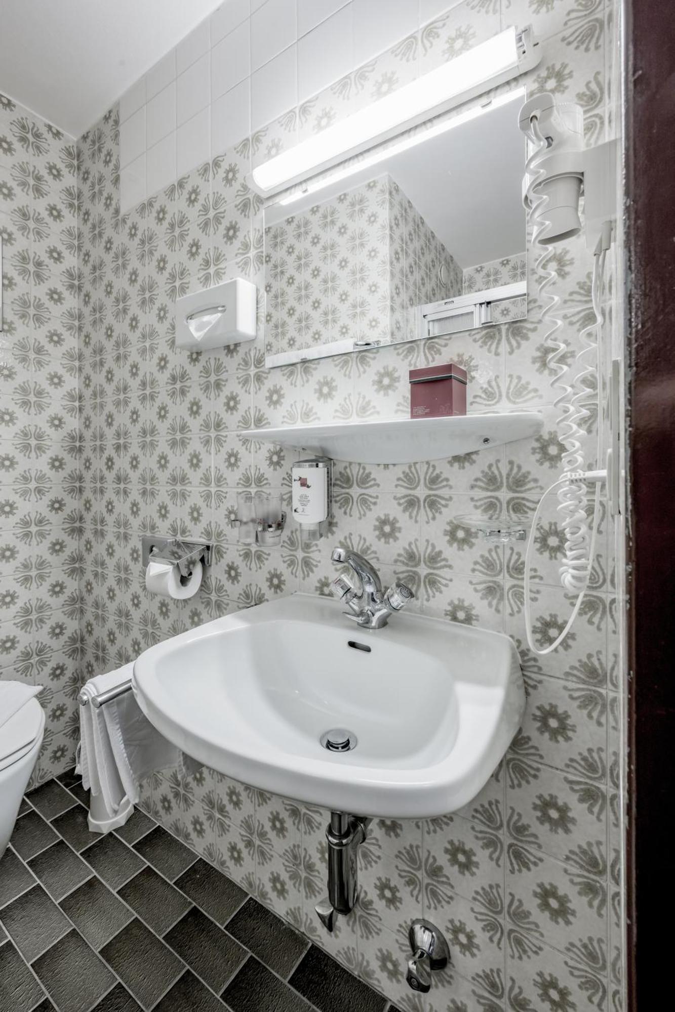 Hotel Sportiv By Vaya Обергургл Екстериор снимка